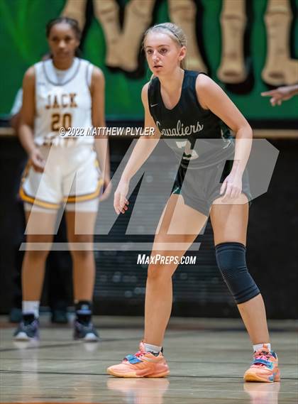 Thumbnail 3 in Durham Academy vs. Jack Britt (Cumberland County Holiday Classic) photogallery.