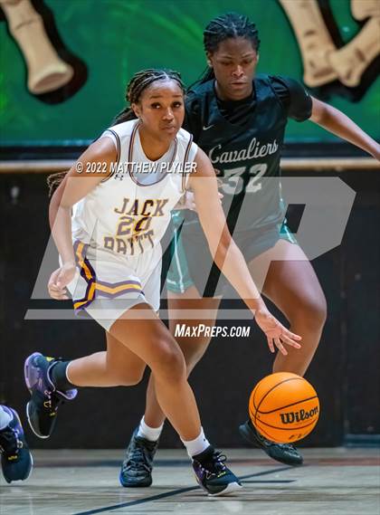Thumbnail 1 in Durham Academy vs. Jack Britt (Cumberland County Holiday Classic) photogallery.