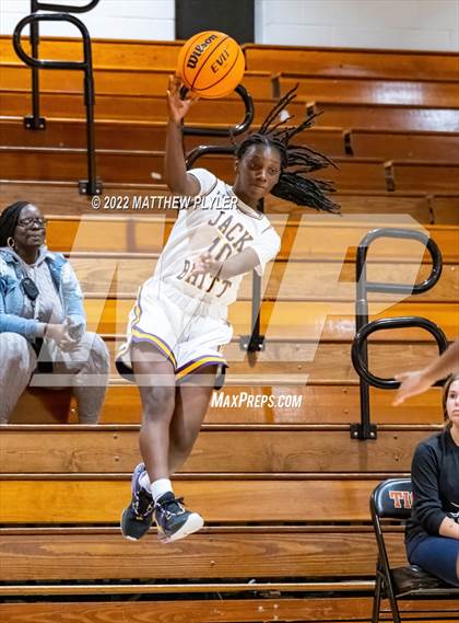 Thumbnail 1 in Durham Academy vs. Jack Britt (Cumberland County Holiday Classic) photogallery.