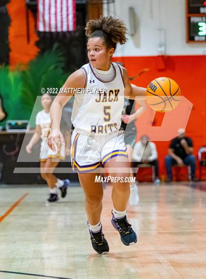 Thumbnail 1 in Durham Academy vs. Jack Britt (Cumberland County Holiday Classic) photogallery.