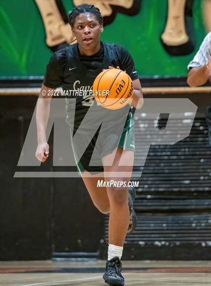 Thumbnail 3 in Durham Academy vs. Jack Britt (Cumberland County Holiday Classic) photogallery.