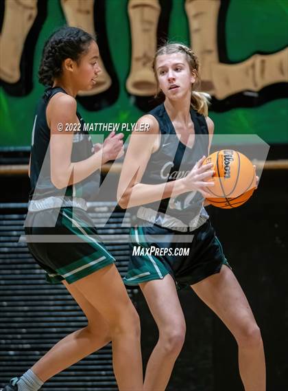 Thumbnail 2 in Durham Academy vs. Jack Britt (Cumberland County Holiday Classic) photogallery.