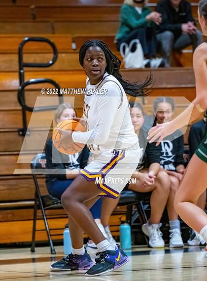 Thumbnail 2 in Durham Academy vs. Jack Britt (Cumberland County Holiday Classic) photogallery.