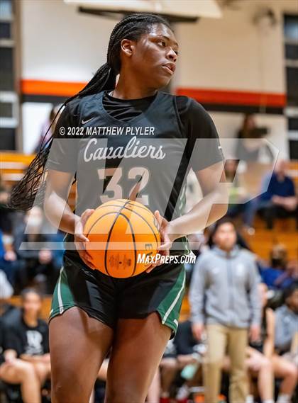 Thumbnail 2 in Durham Academy vs. Jack Britt (Cumberland County Holiday Classic) photogallery.