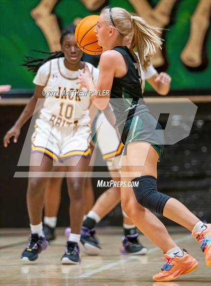 Thumbnail 2 in Durham Academy vs. Jack Britt (Cumberland County Holiday Classic) photogallery.