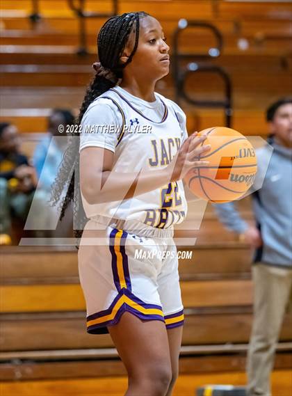 Thumbnail 2 in Durham Academy vs. Jack Britt (Cumberland County Holiday Classic) photogallery.