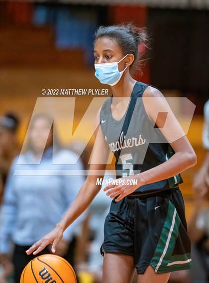 Thumbnail 3 in Durham Academy vs. Jack Britt (Cumberland County Holiday Classic) photogallery.
