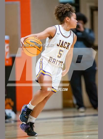 Thumbnail 2 in Durham Academy vs. Jack Britt (Cumberland County Holiday Classic) photogallery.