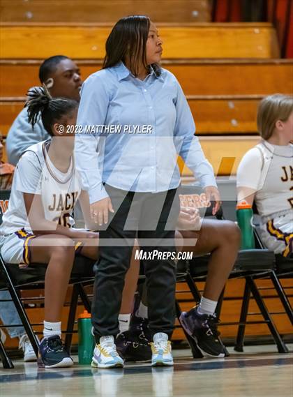 Thumbnail 2 in Durham Academy vs. Jack Britt (Cumberland County Holiday Classic) photogallery.