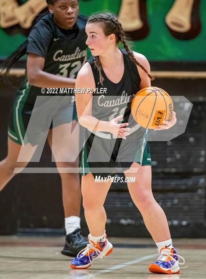 Thumbnail 1 in Durham Academy vs. Jack Britt (Cumberland County Holiday Classic) photogallery.