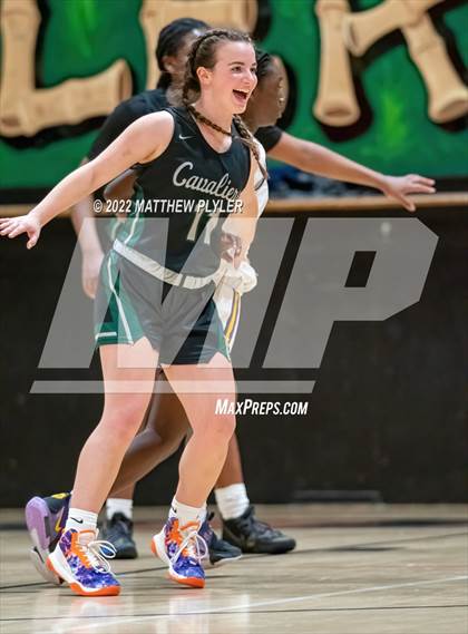 Thumbnail 3 in Durham Academy vs. Jack Britt (Cumberland County Holiday Classic) photogallery.