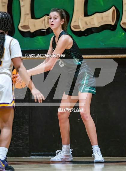 Thumbnail 2 in Durham Academy vs. Jack Britt (Cumberland County Holiday Classic) photogallery.