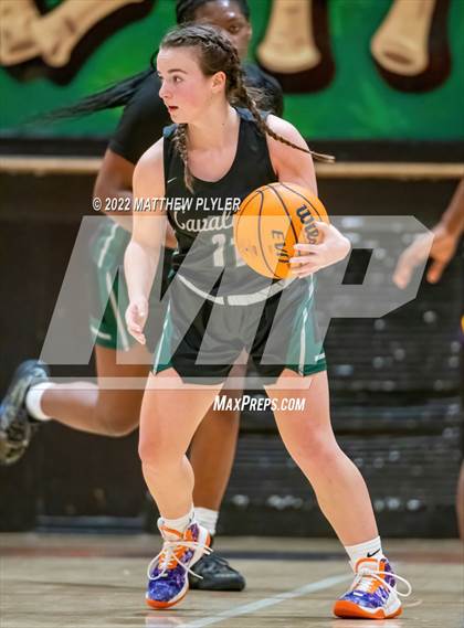 Thumbnail 2 in Durham Academy vs. Jack Britt (Cumberland County Holiday Classic) photogallery.