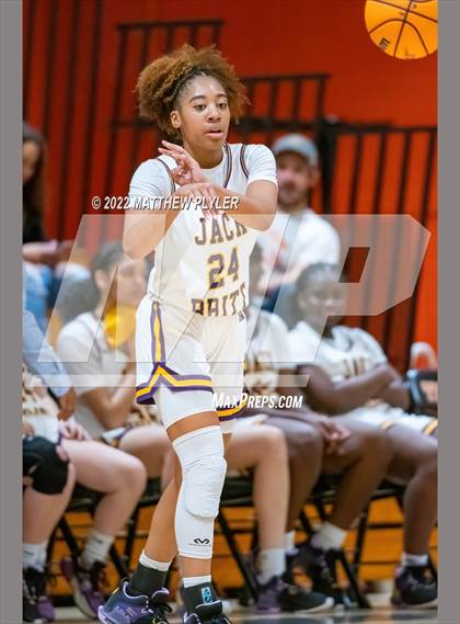 Thumbnail 3 in Durham Academy vs. Jack Britt (Cumberland County Holiday Classic) photogallery.