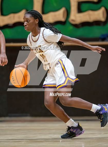 Thumbnail 1 in Durham Academy vs. Jack Britt (Cumberland County Holiday Classic) photogallery.