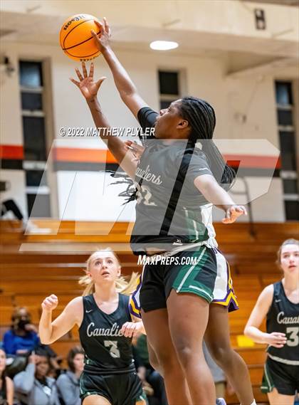 Thumbnail 2 in Durham Academy vs. Jack Britt (Cumberland County Holiday Classic) photogallery.