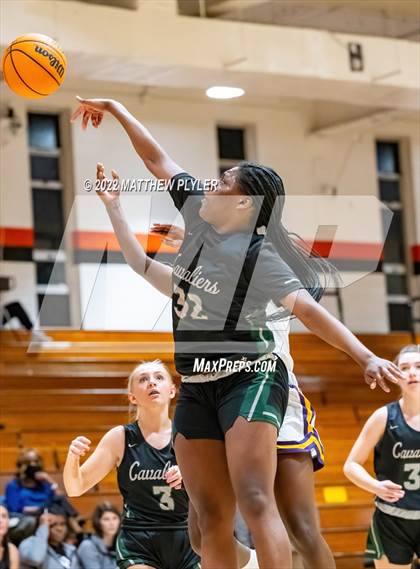 Thumbnail 3 in Durham Academy vs. Jack Britt (Cumberland County Holiday Classic) photogallery.
