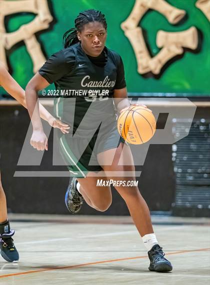Thumbnail 3 in Durham Academy vs. Jack Britt (Cumberland County Holiday Classic) photogallery.