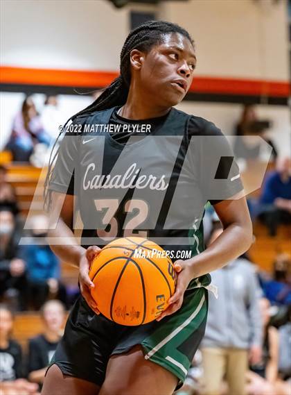 Thumbnail 1 in Durham Academy vs. Jack Britt (Cumberland County Holiday Classic) photogallery.