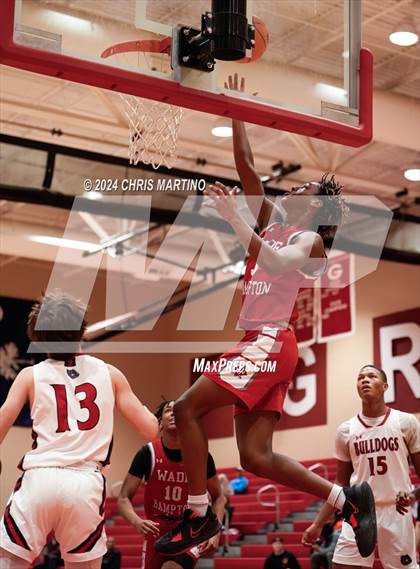 Thumbnail 2 in Wade Hampton vs Boiling Springs (Poinsettia Classic) photogallery.