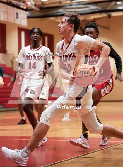 Thumbnail 1 in Wade Hampton vs Boiling Springs (Poinsettia Classic) photogallery.
