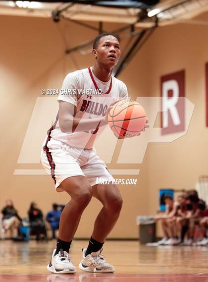Thumbnail 2 in Wade Hampton vs Boiling Springs (Poinsettia Classic) photogallery.