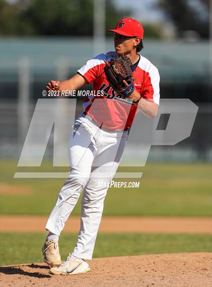 Thumbnail 1 in Bishop Amat vs La Salle photogallery.