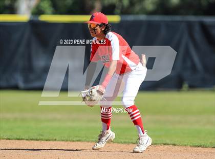 Thumbnail 2 in Bishop Amat vs La Salle photogallery.