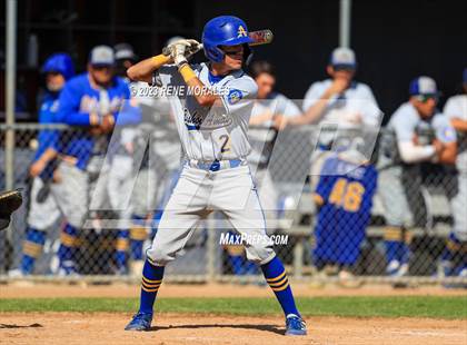 Thumbnail 3 in Bishop Amat vs La Salle photogallery.