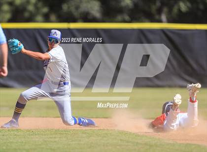 Thumbnail 2 in Bishop Amat vs La Salle photogallery.