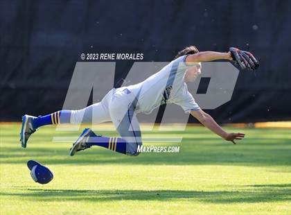 Thumbnail 1 in Bishop Amat vs La Salle photogallery.