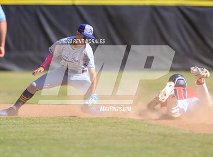 Thumbnail 1 in Bishop Amat vs La Salle photogallery.