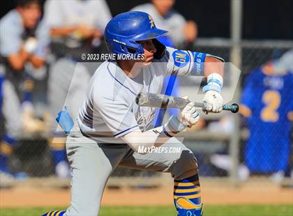 Thumbnail 2 in Bishop Amat vs La Salle photogallery.