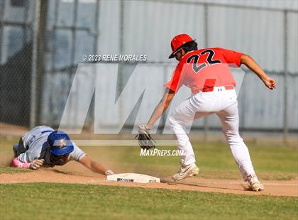 Thumbnail 1 in Bishop Amat vs La Salle photogallery.