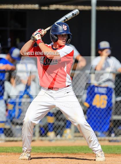 Thumbnail 1 in Bishop Amat vs La Salle photogallery.