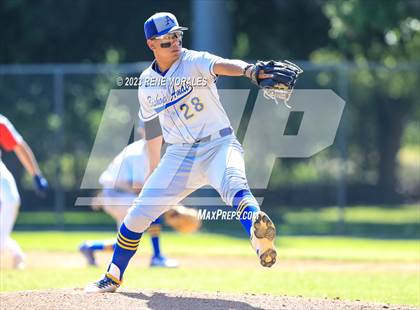 Thumbnail 2 in Bishop Amat vs La Salle photogallery.