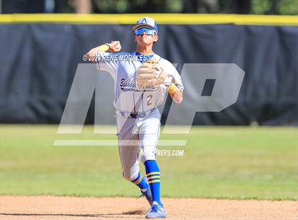 Thumbnail 3 in Bishop Amat vs La Salle photogallery.