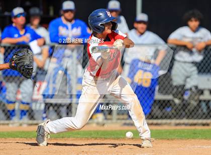 Thumbnail 2 in Bishop Amat vs La Salle photogallery.