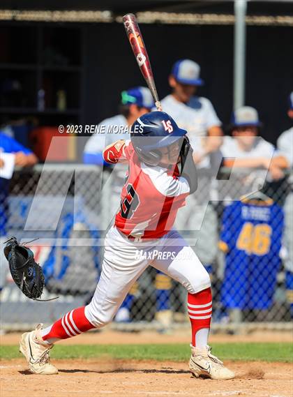 Thumbnail 2 in Bishop Amat vs La Salle photogallery.