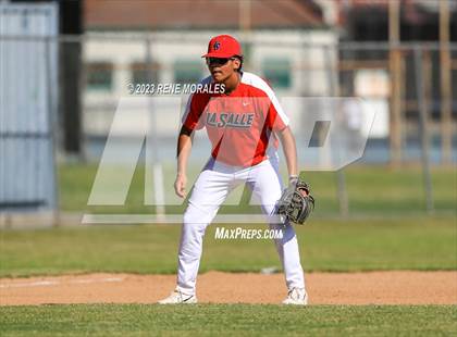 Thumbnail 3 in Bishop Amat vs La Salle photogallery.