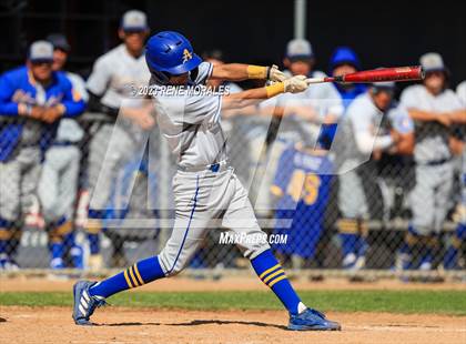 Thumbnail 2 in Bishop Amat vs La Salle photogallery.