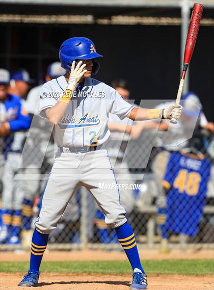 Thumbnail 2 in Bishop Amat vs La Salle photogallery.