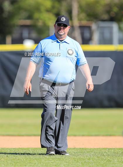 Thumbnail 1 in Bishop Amat vs La Salle photogallery.