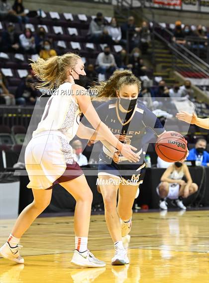 Thumbnail 2 in Mullen vs. Windsor (CHSAA 4A State Final) photogallery.