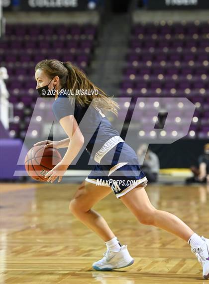 Thumbnail 2 in Mullen vs. Windsor (CHSAA 4A State Final) photogallery.