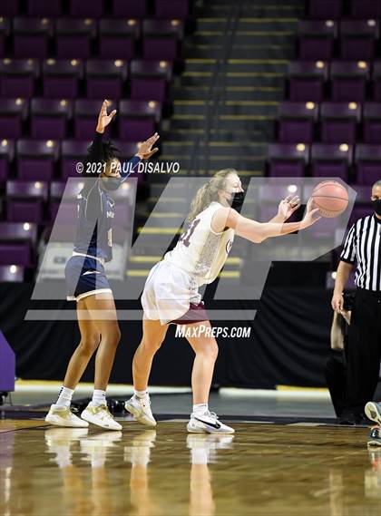 Thumbnail 3 in Mullen vs. Windsor (CHSAA 4A State Final) photogallery.