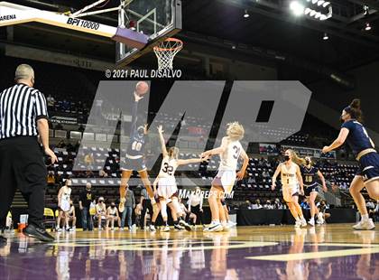 Thumbnail 1 in Mullen vs. Windsor (CHSAA 4A State Final) photogallery.