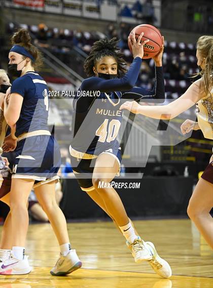 Thumbnail 1 in Mullen vs. Windsor (CHSAA 4A State Final) photogallery.