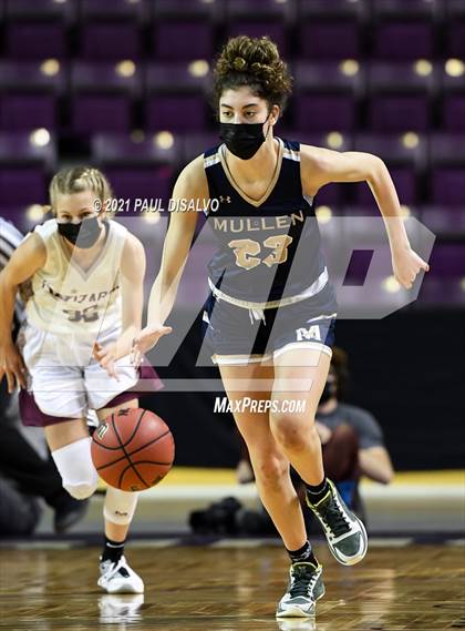Thumbnail 1 in Mullen vs. Windsor (CHSAA 4A State Final) photogallery.