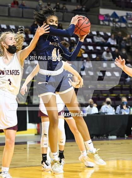 Thumbnail 3 in Mullen vs. Windsor (CHSAA 4A State Final) photogallery.